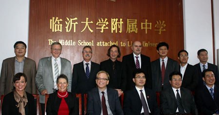 德国巴伐利亚州校长代表团访问我校2.jpg