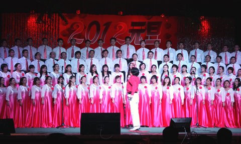 我校隆重举行2012年元旦晚会1.jpg