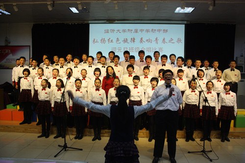 我校初中部举行迎元旦班级合唱比赛4.jpg