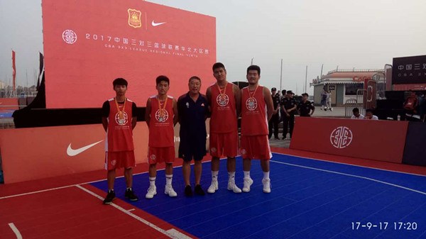 合影1_副本.jpg 合影1_副本.jpg