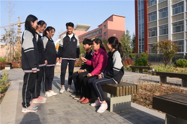 潘琴.jpg 潘琴.jpg