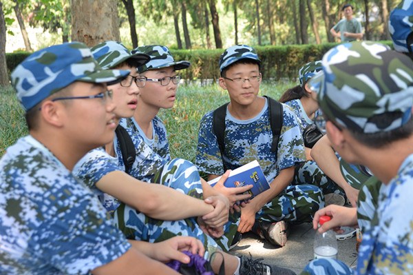 11学生分组交流参观体会_副本.jpg