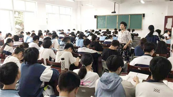 王龙香.jpg