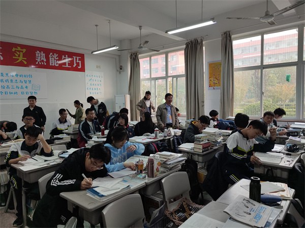 高三纪律1.jpg