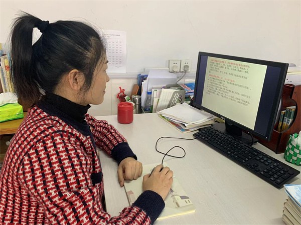 初中部家长会1.jpg