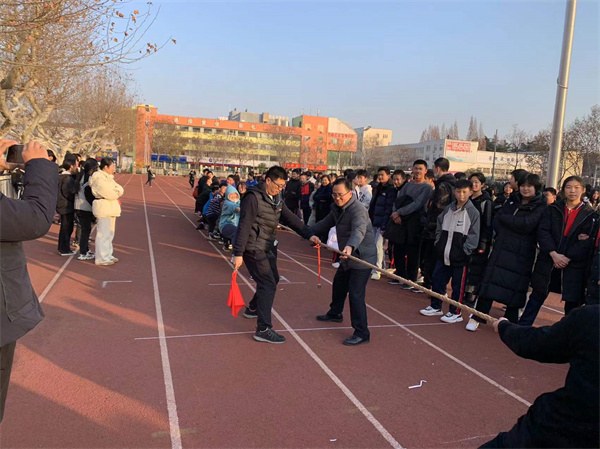 初中部拔河比赛2.jpg