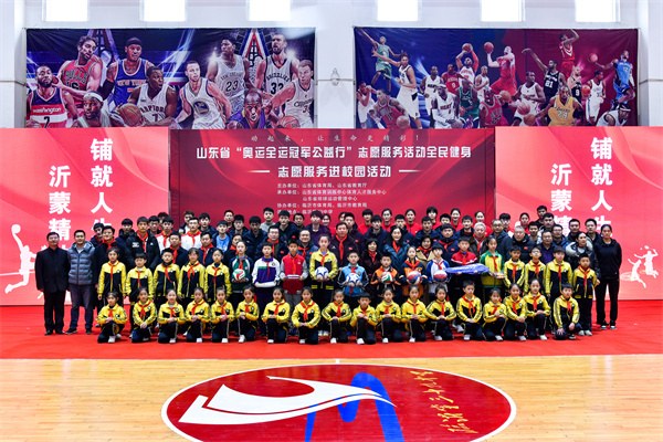 合影.jpg 合影.jpg