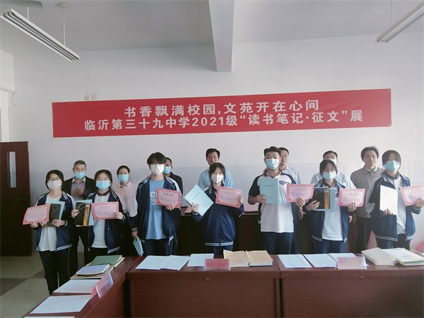 高二读书展2.jpg