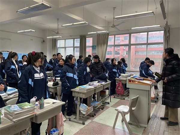 高一安全1.jpg
