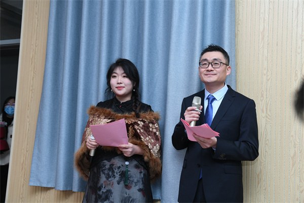 2荣退主持人.jpg