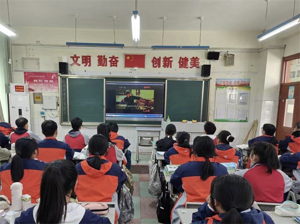 初中部文明礼貌月2.jpg 初中部文明礼貌月2.jpg