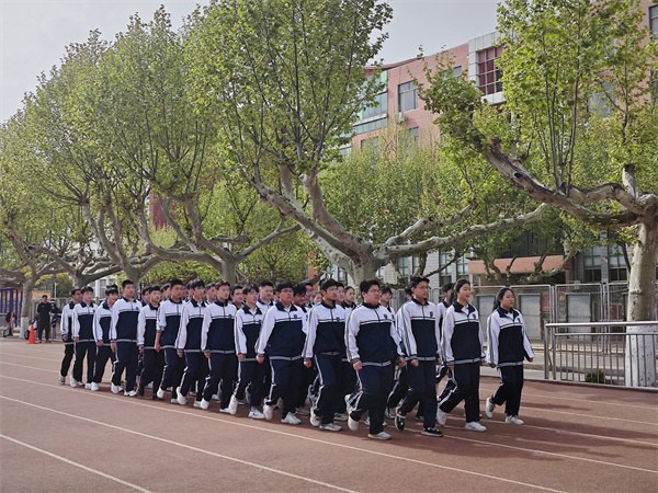 高一广播操5.jpg 高一广播操5.jpg