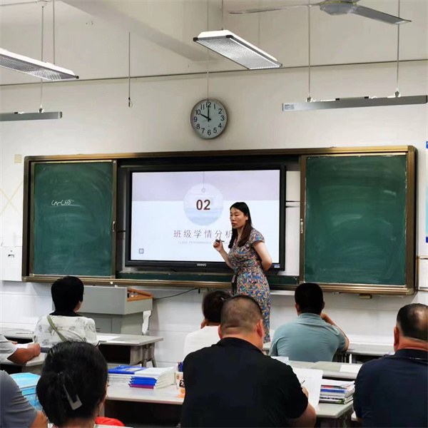 高三家长会4.jpg